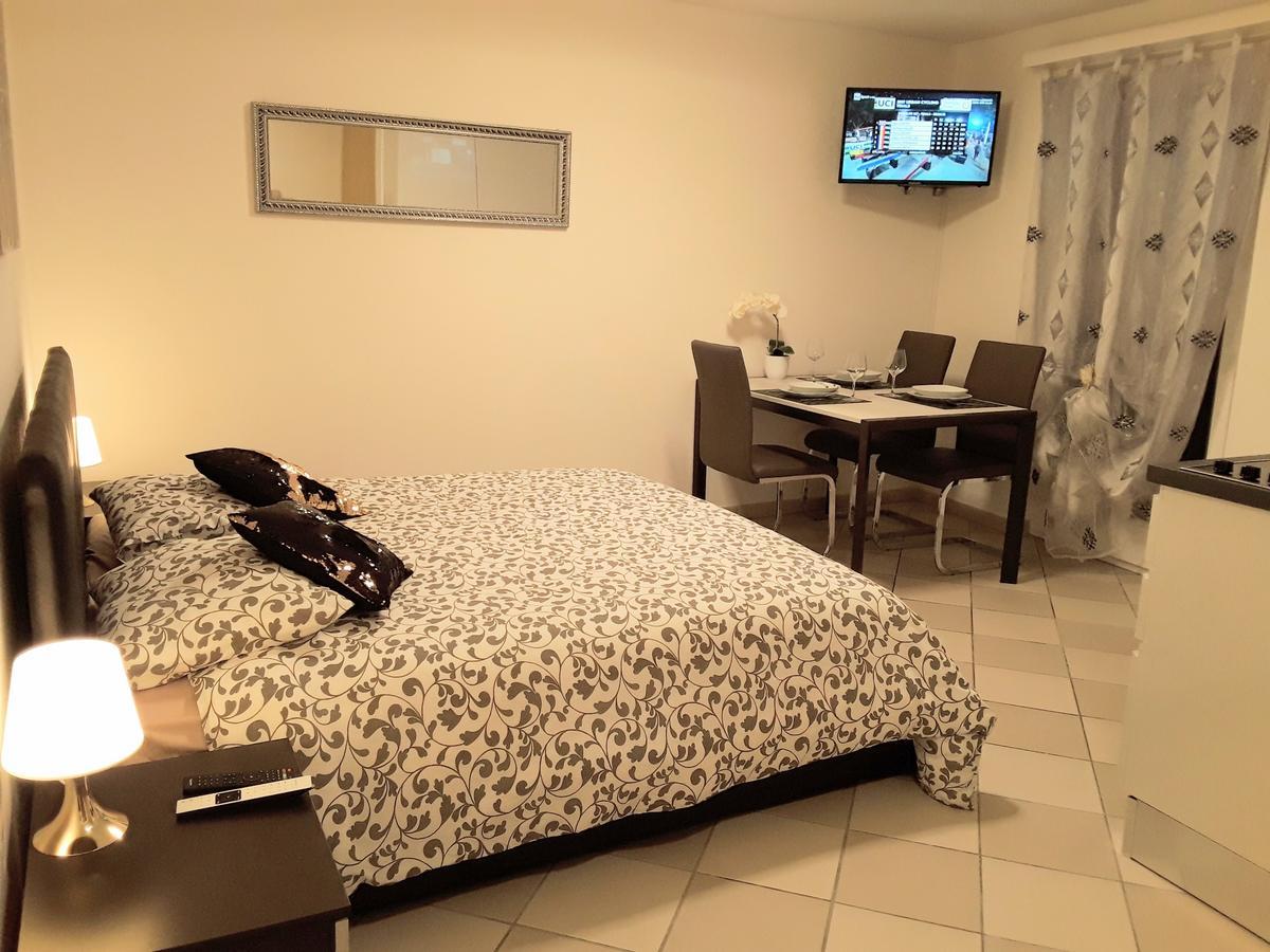 Holidays Homes Il Folletto Quartino Экстерьер фото