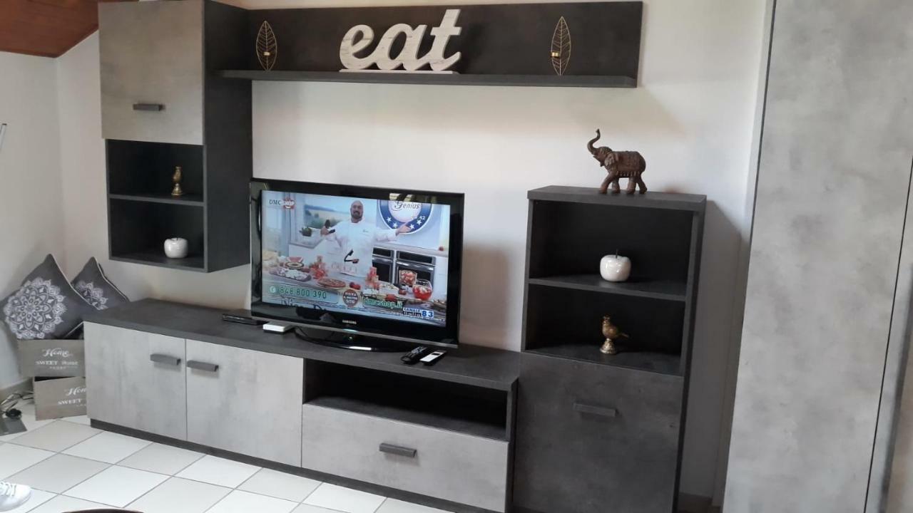 Holidays Homes Il Folletto Quartino Экстерьер фото